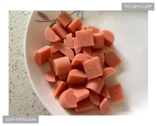 张本智和居然真有时间嗑零食？训练后那架势像个普通吃货！